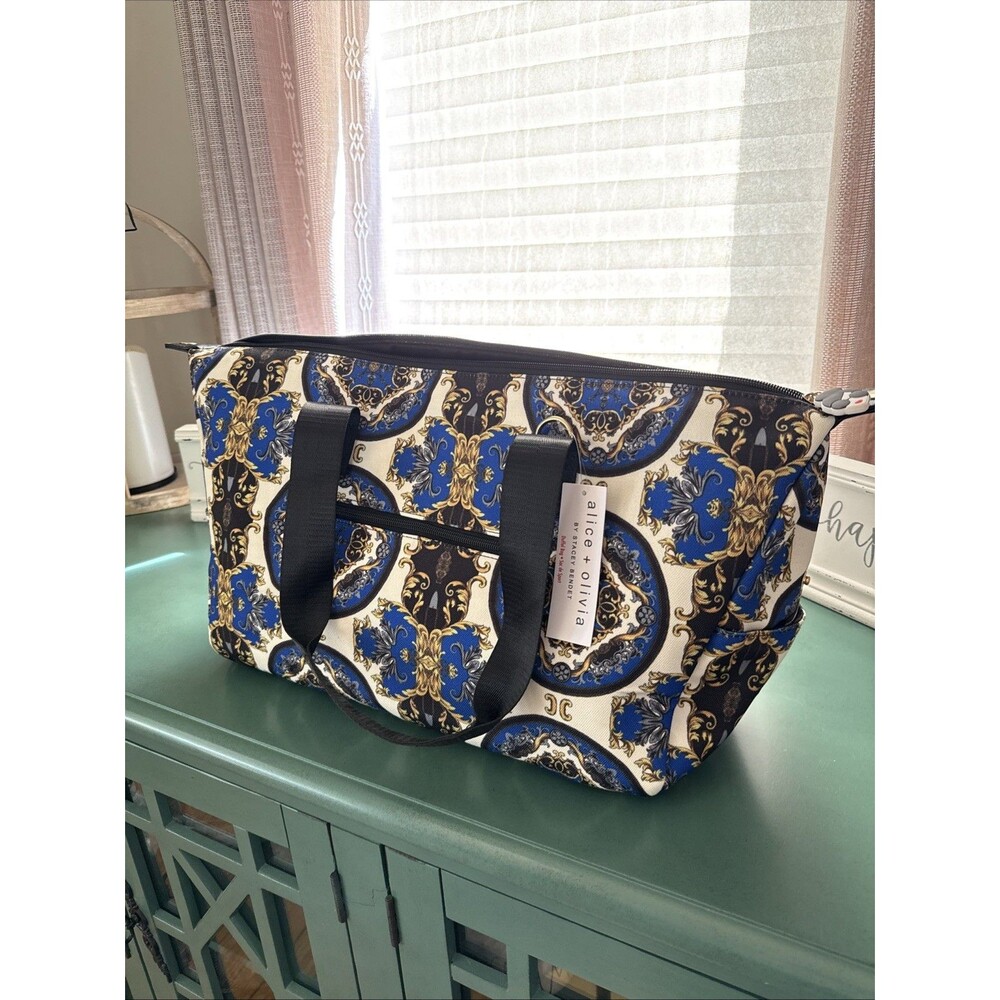 Alice+Olivia DuffleBag Regal Romance Travel Detachable Strap Pockets 16x6x11 NWT - Picture 1 of 16